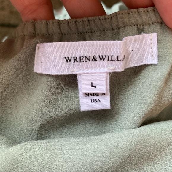 Wren & Willa sage green halter‎ top trimmed in lace babydoll style. Size L - Picture 3 of 7